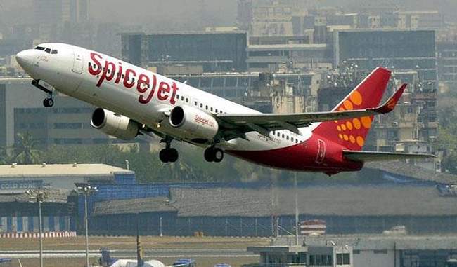 spicejet-official-sends-tough-email-to-pilots-of-q-400-aircraft