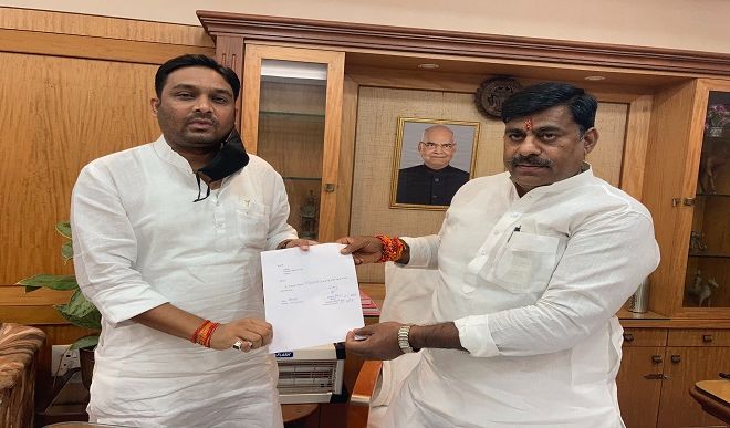 MLA resigns and joins BJP
