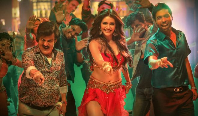 फिल्म 'सूरज पे मंगल भारी' का नया गाना 'बसंती' रिलीज, मनोज बाजपेयी-करिश्मा तन्ना ने लगाए ठुमके