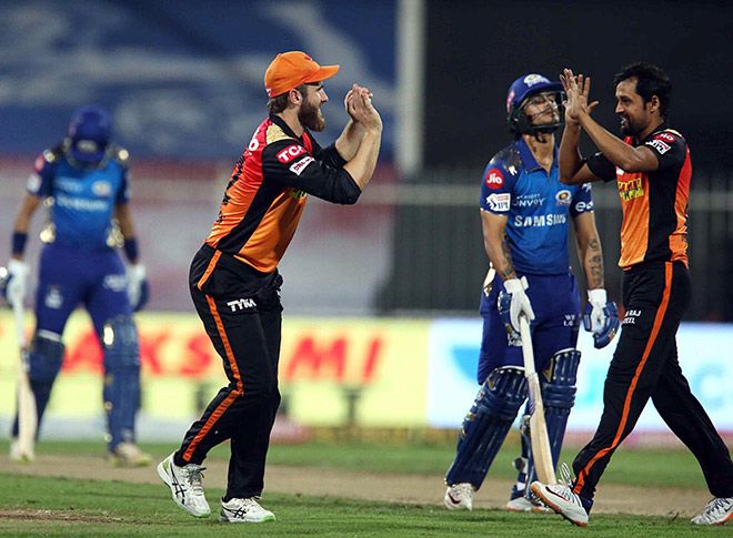 SRH ने मुंबई इंडियंस को दस विकेट से हराया