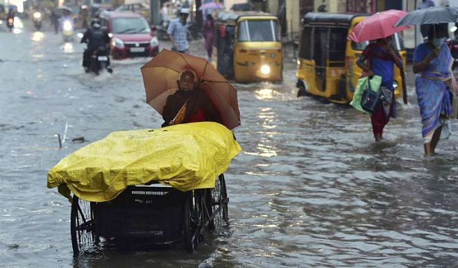 पुडुचेरी में चक्रवात 'निवार' के कारण भारी बारिश, कोई हताहत नहीं