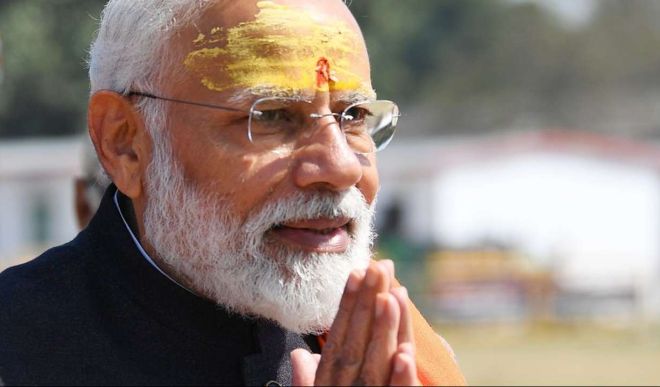 देव दीपावली के अवसर पर PM मोदी ने किए काशी में बाबा विश्वनाथ के दर्शन