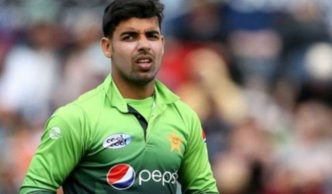 न्यूजीलैंड के खिलाफ पहले टेस्ट से बाहर हुए शादाब खान, हुए चोटिल