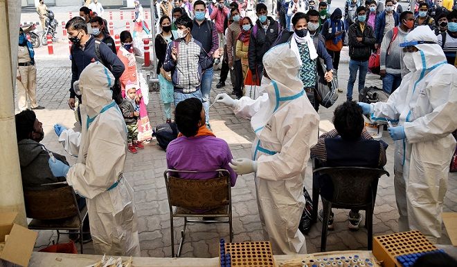 देश में छह महीने बाद कोरोना संक्रमण से 300 से कम मौत, 22,273 नए मामले