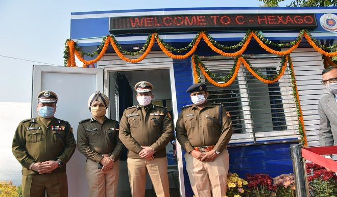 दिल्ली पुलिस ने इंडिया गेट पर सौर ऊर्जा से संचालित आधुनिक 'बीट बूथ' किया स्थापित