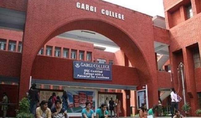 indecency-with-female-students-at-gargi-college-during-fest