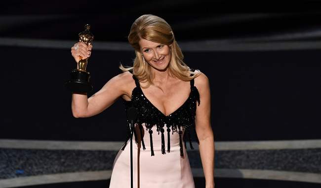 hollywood-actress-laura-dern-wins-first-oscar-award-on-her-birthday
