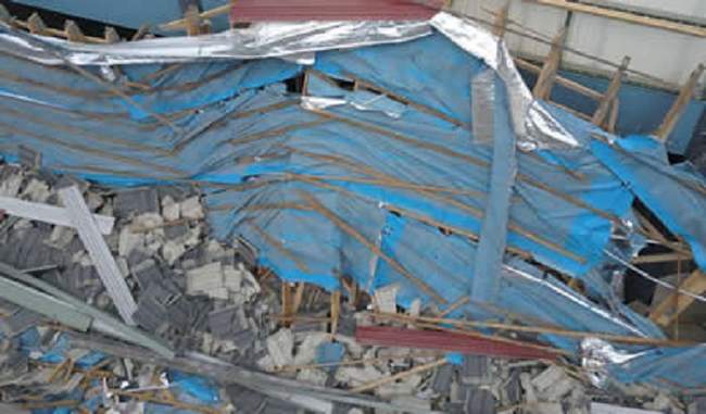 under-construction-roof-of-government-house-collapsed-two-workers-seriously-injured