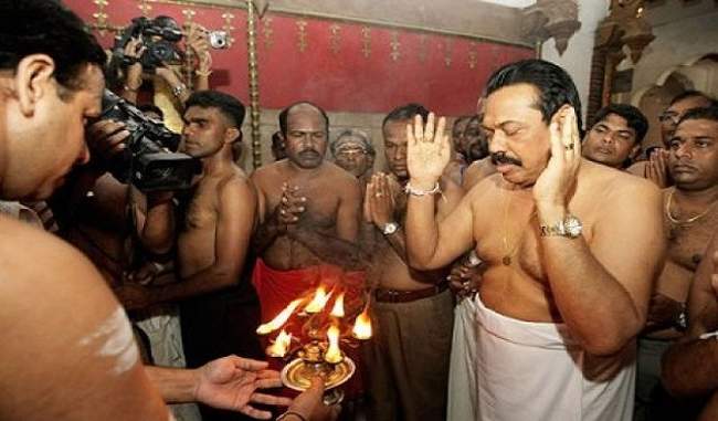sri-lankan-prime-minister-mahinda-rajapaksa-worshiped-at-lord-balaji-temple-in-tirupati
