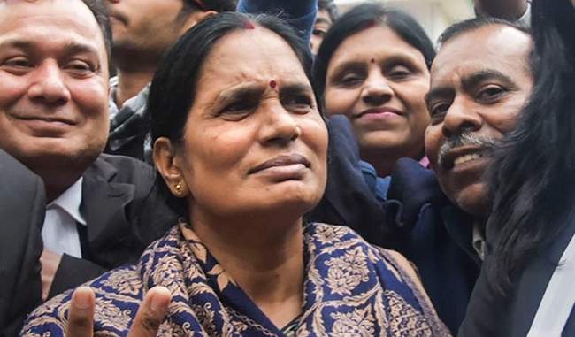 nirbhaya-s-parents-turned-to-court-and-asked-for-death-warrant-for-the-culprits