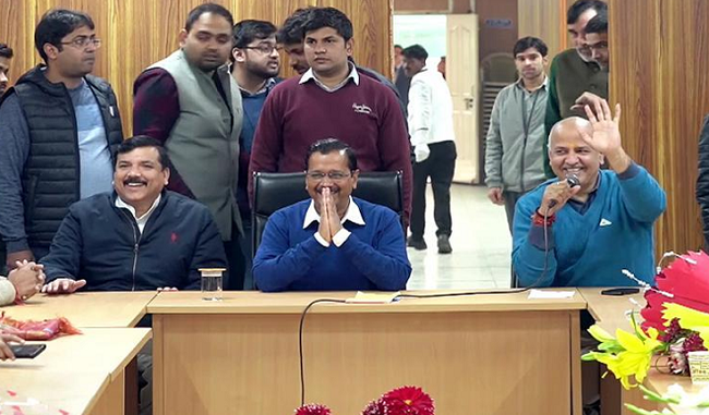 kejriwal-invited-cabinet-colleagues-to-dinner-before-taking-oath