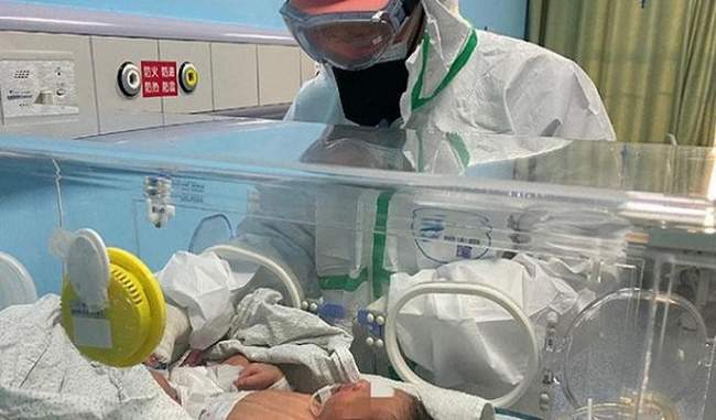 corona-virus-infected-child-and-her-mother-discharged-from-hospital-in-china