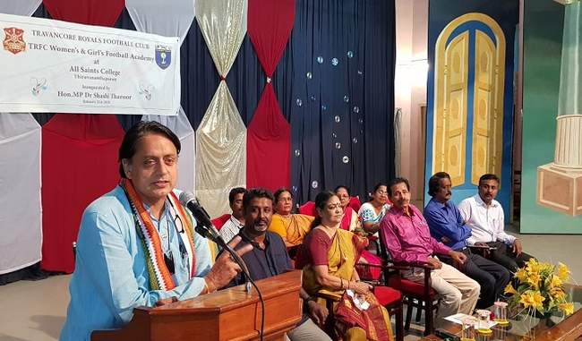 shashi-tharoor-supports-sandeep-dixit-calls-for-leadership-election