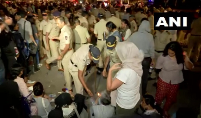 attempted-to-protest-at-gateway-of-india-police-detained-protesters