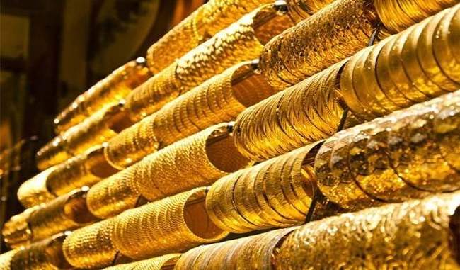gold-falls-by-rs-954-on-global-cues-and-rupee-strength