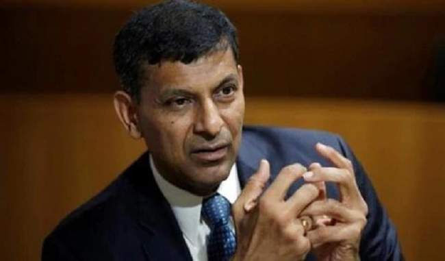 government-is-focusing-more-on-political-social-agenda-than-economy-rajan