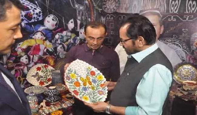 the-products-of-artisans-and-tenants-of-hunar-haat-will-be-registered-on-the-government-marketing-portal-naqvi