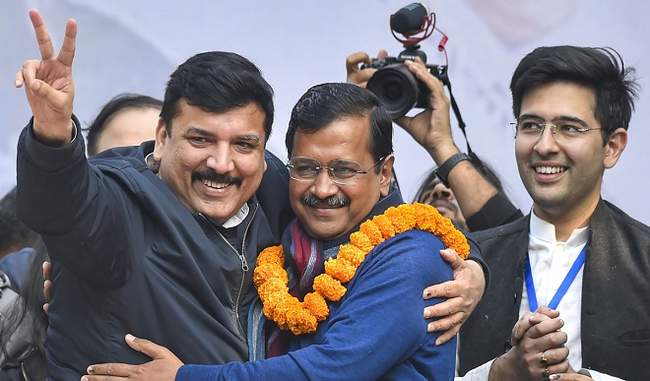 only-people-of-delhi-invited-aap-leader-on-kejriwal-swearing-in-ceremony