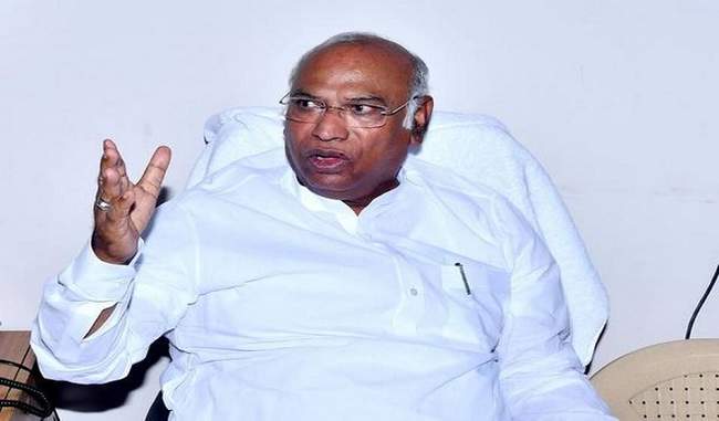 amending-central-law-to-make-reservation-mandatory-kharge