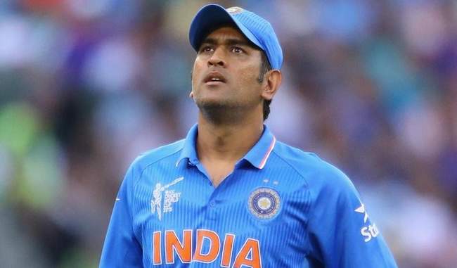 dhoni-has-to-decide-for-his-retirement-time-says-rajeev-shukla