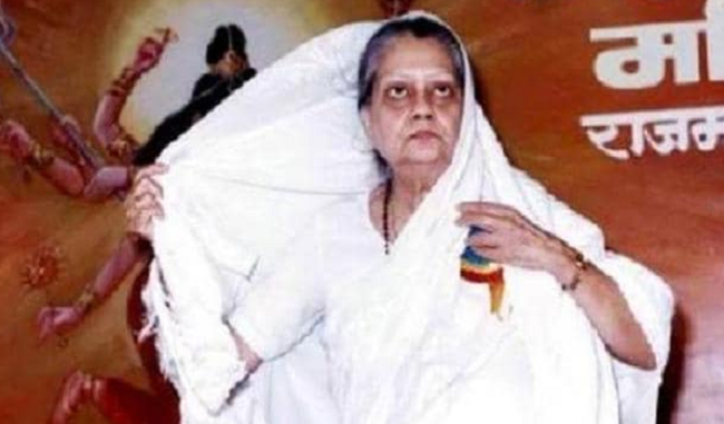 rajmata-dropped-the-congress-government-of-mp-52-years-ago-now-the-government-is-in-crisis-due-to-her-grandson