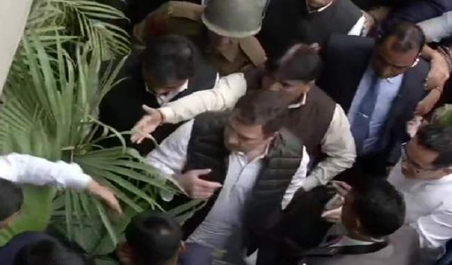 rahul-gandhi-arrives-in-violence-affected-areas-of-delhi-congress-delegation-is-together
