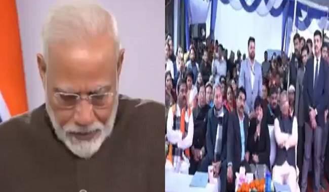 god-has-seen-in-you-pm-modi-became-emotional-after-hearing-this-from-the-woman