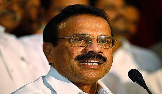 government-is-taking-all-steps-to-deal-with-the-challenge-of-coronavirus-there-is-no-shortage-of-medicines-gowda