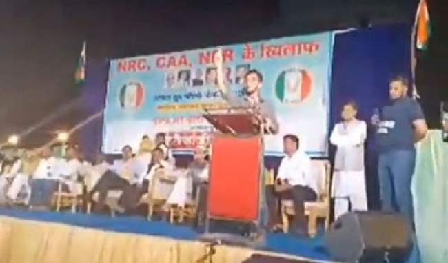 did-umar-khalid-provoke-delhi-violence-video-of-trump-s-plea-to-hit-the-road-during-his-visit-went-viral