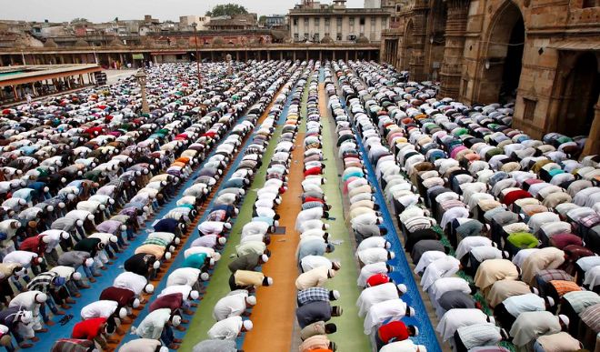 केंद्र ने रमजान के दौरान राज्यों से कहा- सुनिश्चित करें मस्जिदों में भीड़ इकट्ठी नहीं हो