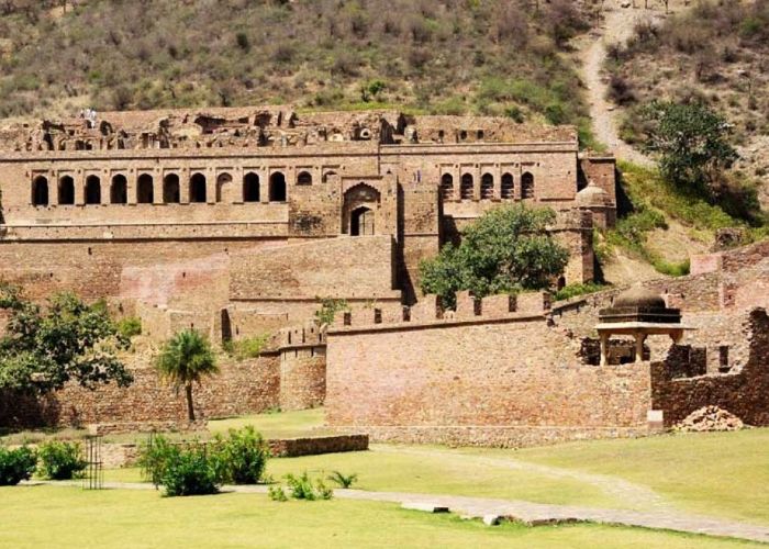 भानगढ़ किले की ये कहानी सुनकर कांप उठती है रूह, सूर्यास्त के बाद जाना है मना