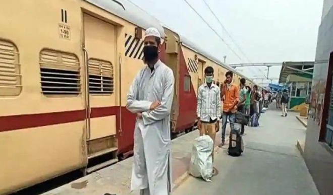 pakistan train