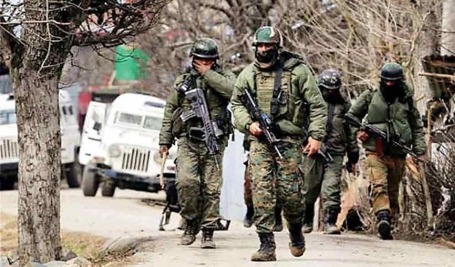 जम्मू कश्मीर में लश्कर-ए-तैयबा के आतंकवादियों के चार साथी गिरफ्तार