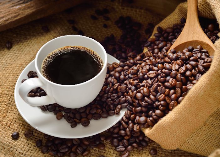 जानें आपकी पसंदीदा कॉफ़ी पीने का कब होता है सही समय, कॉफी के फायदे और नुकसान  क्या हैं?