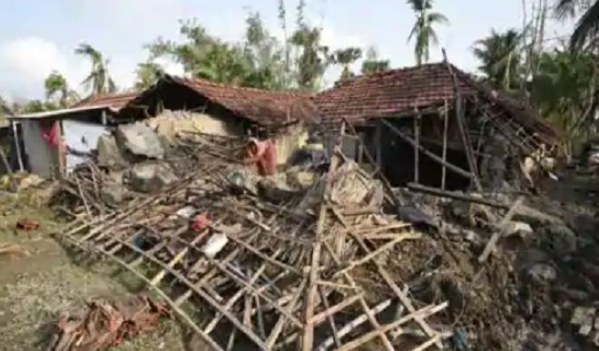 ओडिशा अम्फान से प्रभावितों के अस्थायी आशियाने बनाने की खातिर बंगाल को भेजेगा 500 मेट्रिक टन पॉलीथिन