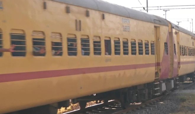 मुंबई से वाराणसी के मंडुवाडीह पहुंची श्रमिक स्पेशल ट्रेन में दो व्यक्ति मृत पाए गए
