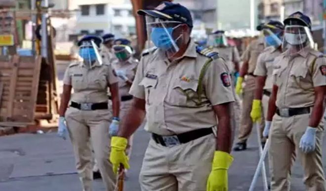 महाराष्ट्र में अबतक 2,211 पुलिसकर्मी कोरोना से संक्रमित, 25 की मौत