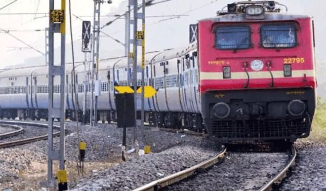 झारखंड, आंध्र प्रदेश और महाराष्ट्र ने एक जून से विशेष ट्रेनों को चलाने पर आपत्ति जताई: रेलवे