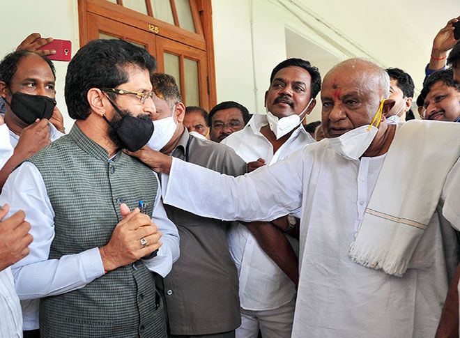 राज्यसभा चुनाव के लिए एचडी देवगौड़ा ने भरा पर्चा राज्यसभा चुनाव के लिए एचडी देवगौड़ा ने भरा पर्चा