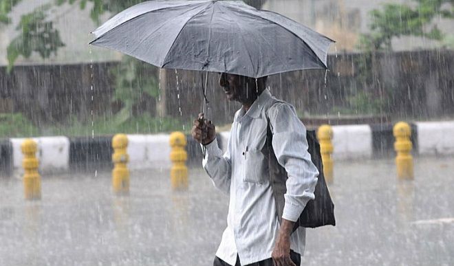 दिल्ली में सुबह हुई बारिश, बुधवार को दस्तक दे सकता है मानसून