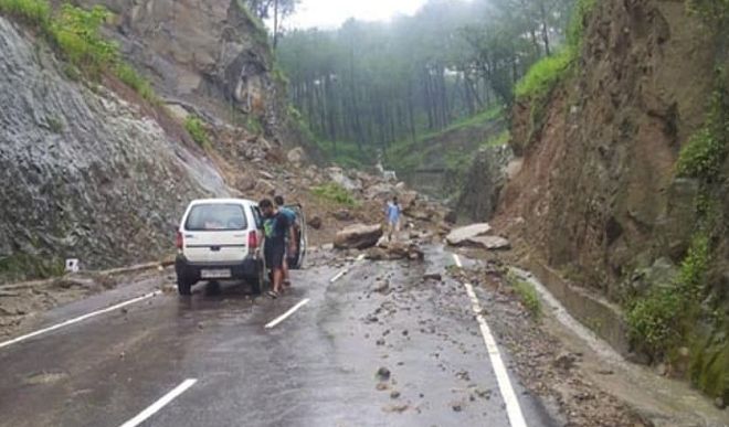 हिमाचल में भारी बारिश, मौसम विभाग ने शिमला और सोलन में भूस्खलन की जताई आशंका
