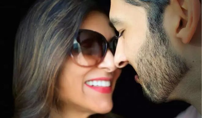 सुष्मिता सेन करने जा रही थी रोहमन शॉल को KISS? कैमरा देखकर खुद को रोक लिया! VIDEO
