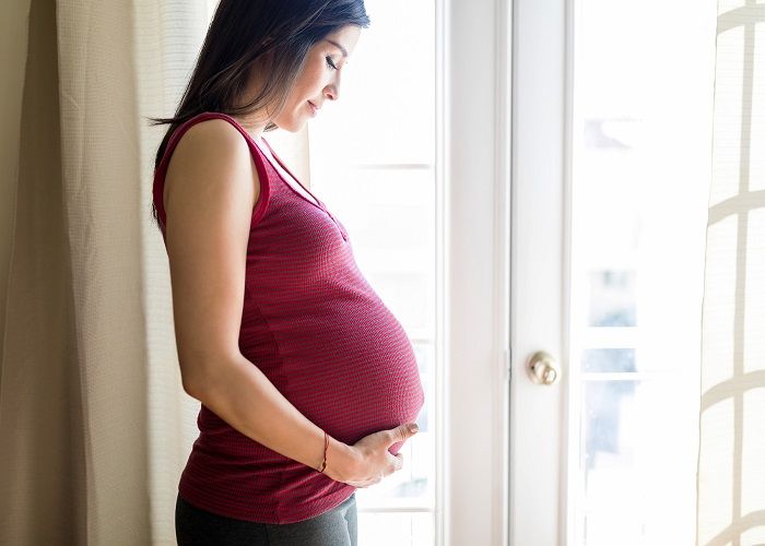 गर्भ में शिशु का कम वजन बन सकती है प्री-मेच्योर डिलीवरी का कारण, जानें प्रेगनेंसी में बच्चे का वजन बढ़ाने के तरीके