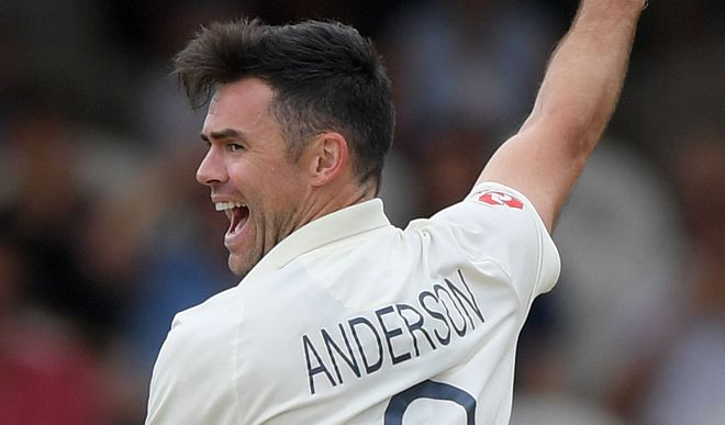इंग्लैंड क्रिकेट और जेम्स एंडरसन ने किया भारतीय तिरंगे का अपमान, सोशल मीडिया पर भड़के यूजर्स