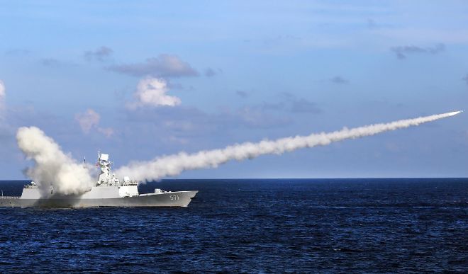 चीन-अमेरिका के बीच बढ़ा तनाव, ड्रैगन ने दक्षिण चीन सागर के विवादित क्षेत्र में  दागी ‘करियर मिसाइल’