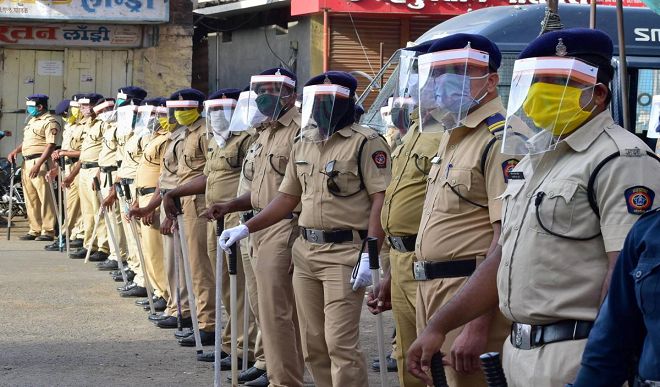 महाराष्ट्र पुलिस के 346 और कर्मी कोरोना वायरस से संक्रमित, अब तक 148 कर्मियों ने गंवाई अपनी जान
