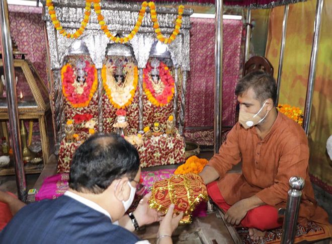 जेपी नड्डा ने बड़ी पटन देवी मंदिर में की पूजा-अर्चना जेपी नड्डा ने बड़ी पटन देवी मंदिर में की पूजा-अर्चना