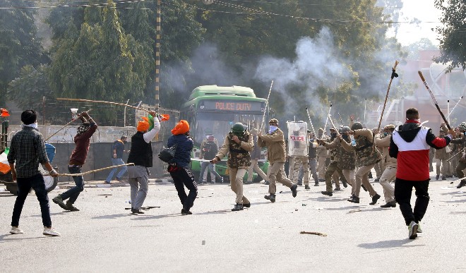 किसानों की ट्रैक्टर रैली में की गयी हिंसा मामले में दिल्ली पुलिस ने सात प्राथमिकी दर्ज की