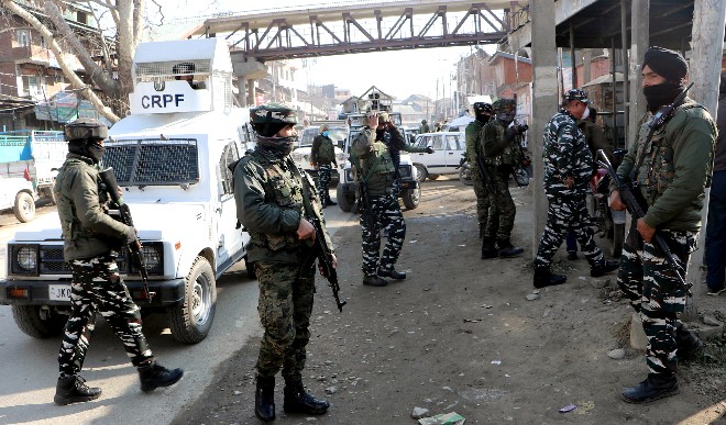 जम्मू-कश्मीर के अनंतनाग में आतंकियों ने किया ग्रेनेड से हमला,चार जवान घायल