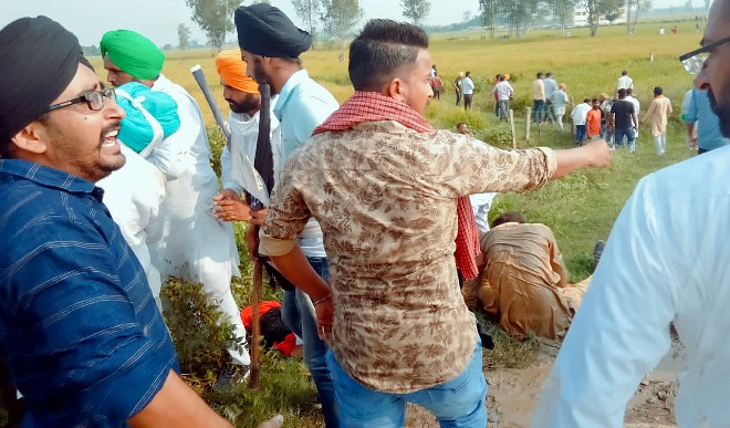 लखीमपुर खीरी हिंसा: सोमवार को देश भर में जिलाधिकारियों के कार्यालय के सामने प्रदर्शन करेंगे किसान